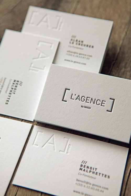 Carte de visite pour L'Agence imprimée en recto verso avec débossage sur papier pur coton fabriqué en France / letterpress business cards printed onto french white cotton paper