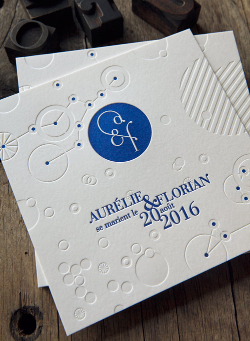 Carton mariage esprit constellation en bleu et débossage à sec / letterpress wedding announcement with bind deboss - design Aurélie Bordenave